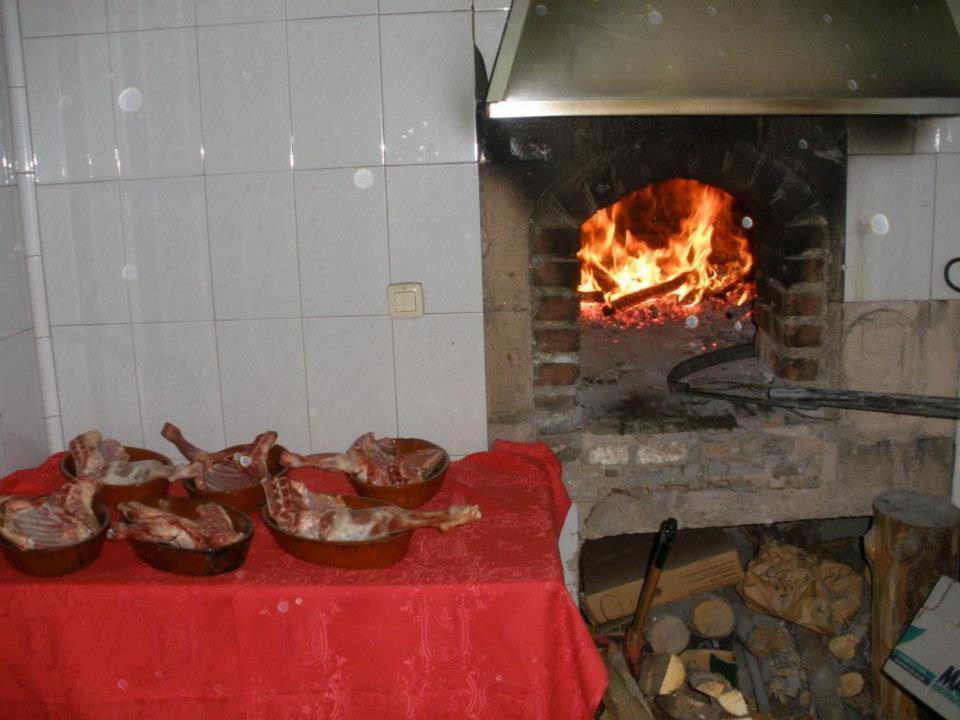 Hostal Restaurante Villa De Сепульведа Екстер'єр фото