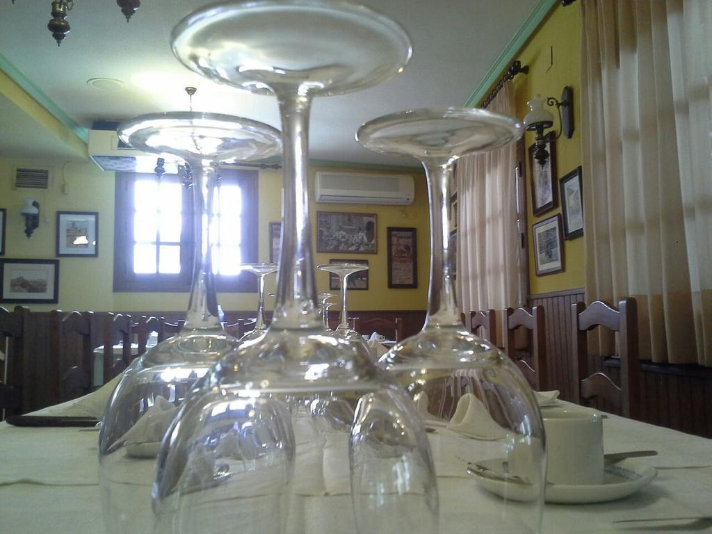 Hostal Restaurante Villa De Сепульведа Екстер'єр фото