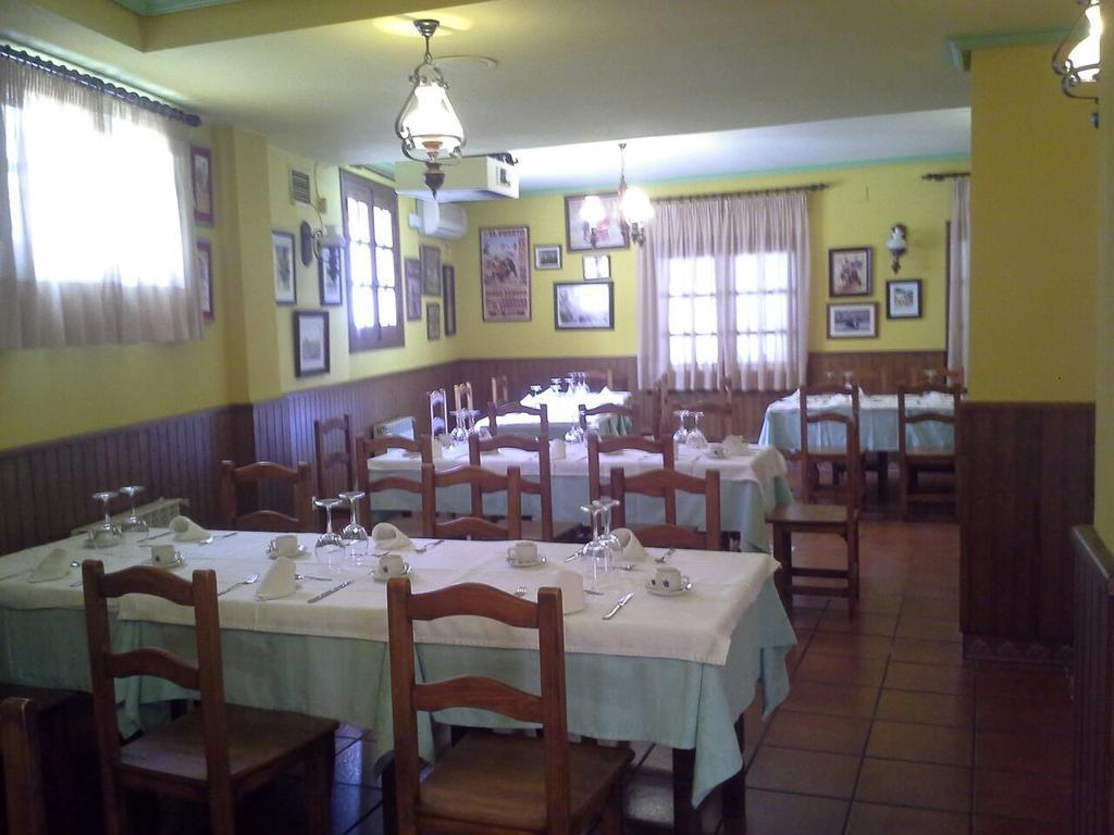 Hostal Restaurante Villa De Сепульведа Екстер'єр фото