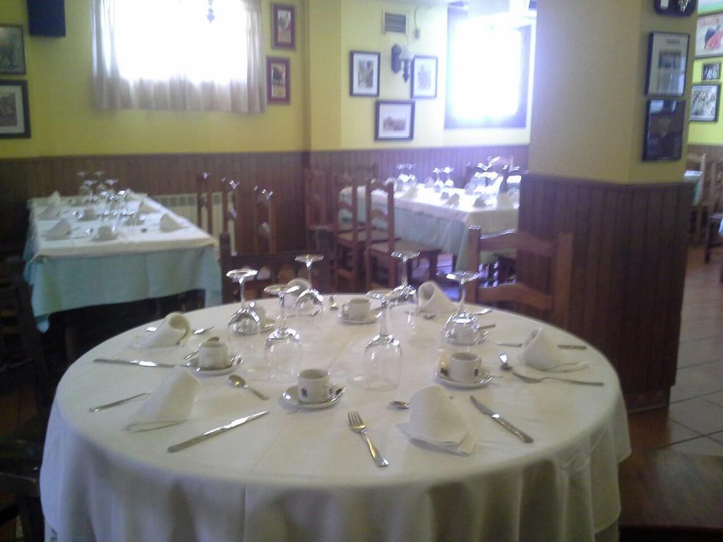 Hostal Restaurante Villa De Сепульведа Екстер'єр фото
