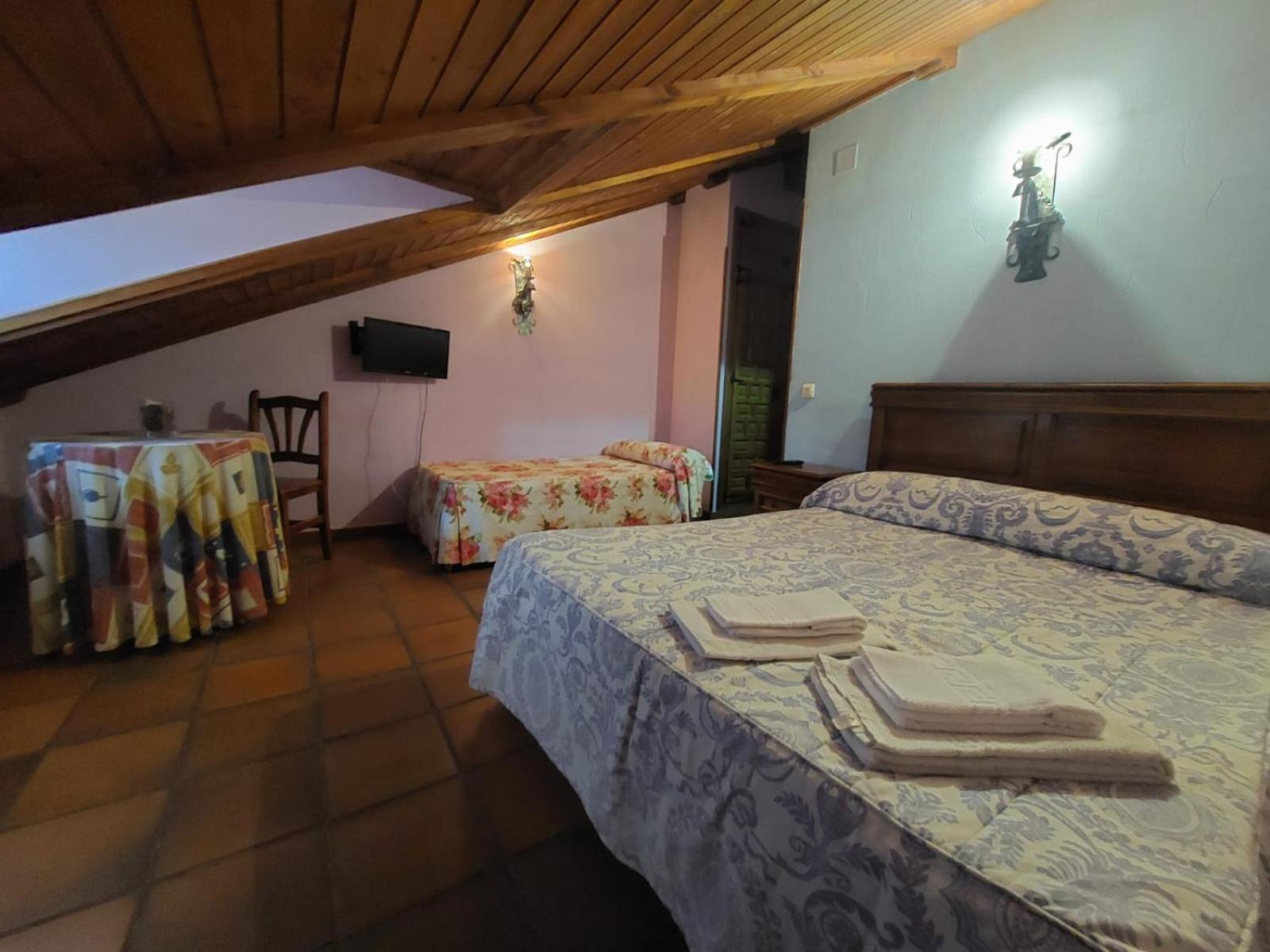 Hostal Restaurante Villa De Сепульведа Екстер'єр фото